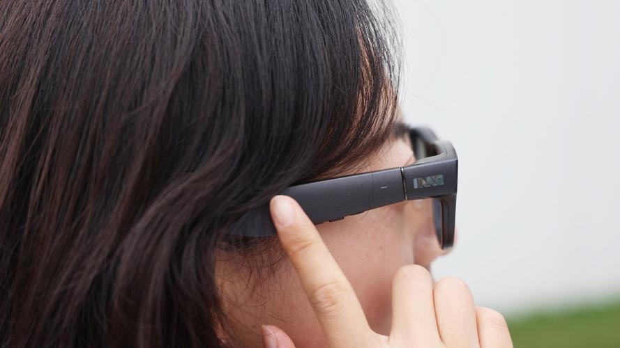 成都世运村科技产品体验_成都世运村智能翻译眼镜_成都休闲体验